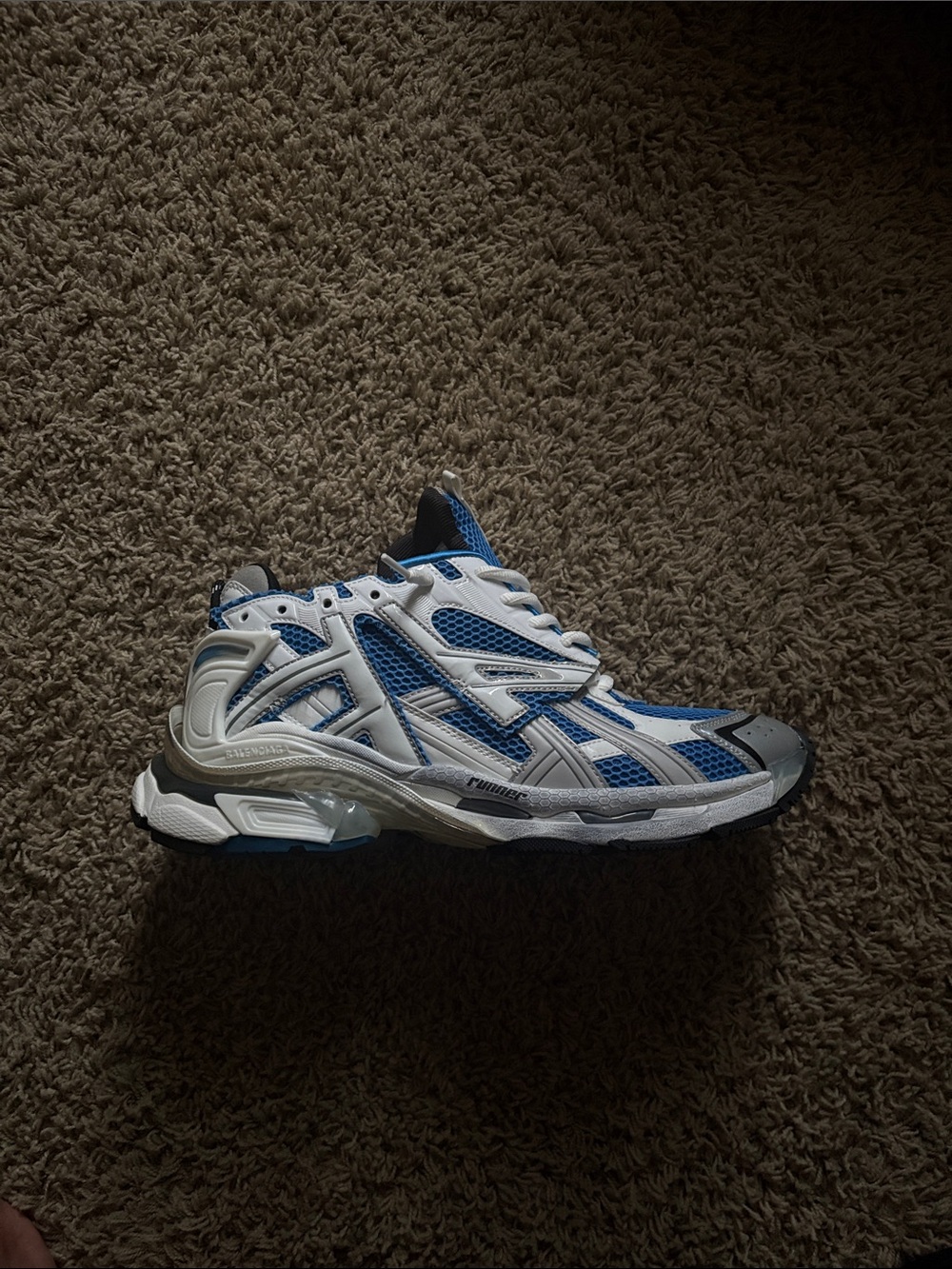 Balenciaga - Picture 1 of 4